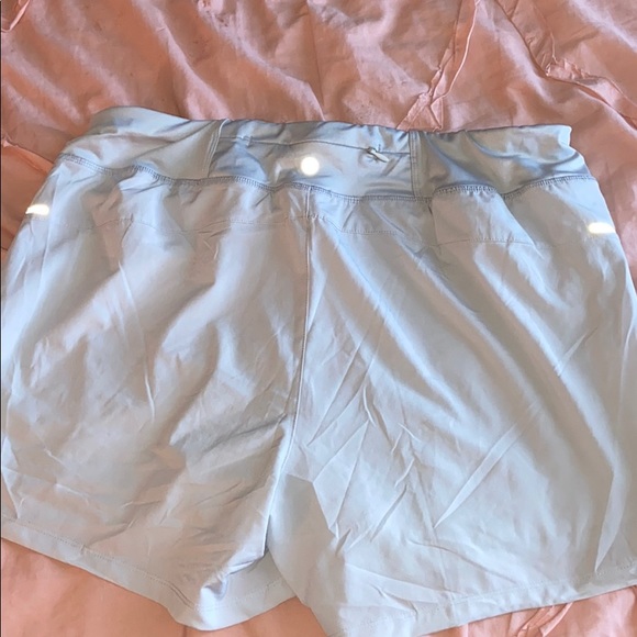 Avia peekaboo shorts - Picture 3 of 6